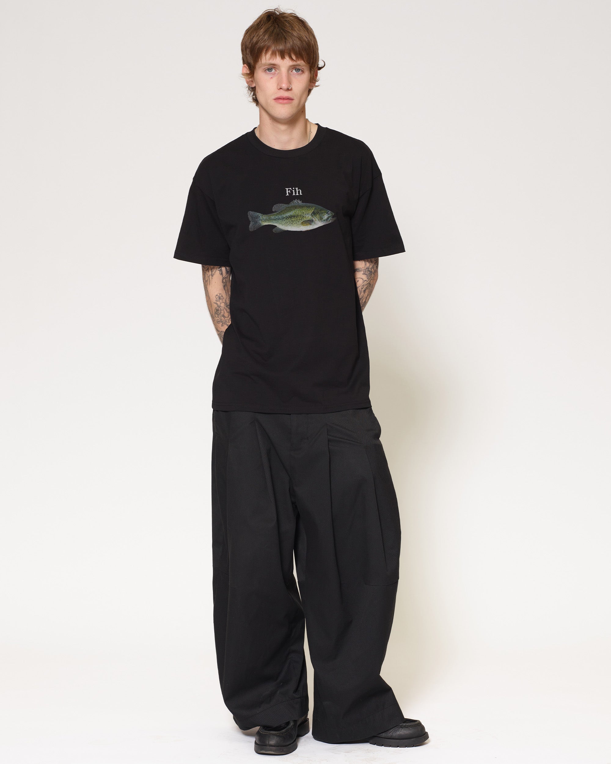 Czarna koszulka z grafiką FIH, – Streetwear Brand Trends recenzja i cena